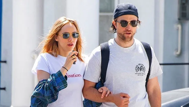 Robert Pattinson & Suki Waterhouse Kiss After His COVID-19 Diagnosis – Hollywood Life