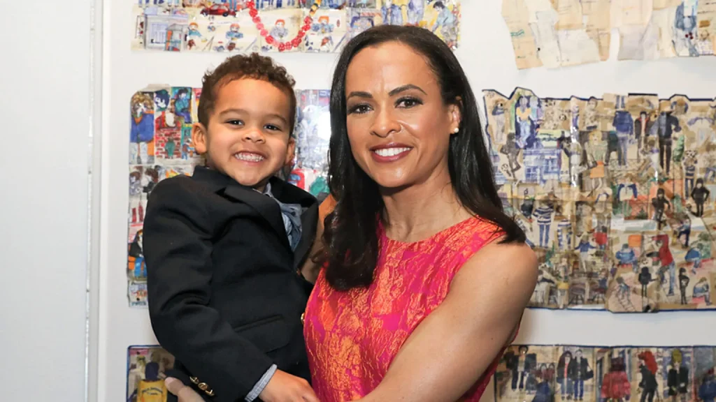 douxnews-lifestyle-linsey-davis-with-son.webp