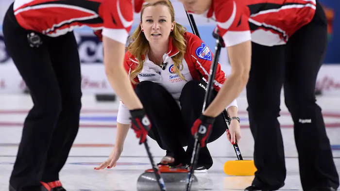 douxnews-lifestyle-Carey-termine-en-tete-aux-selections-olympiques-de-curling-Jeux-olympiques-Tokyo-2020-Radio-Canada.webp 