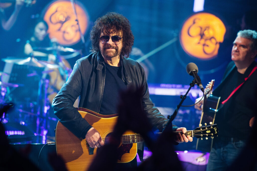 douxnews-lifestyle-ELOs-Jeff-Lynne-My-Life-in-15-Songs-scaled.jpg 