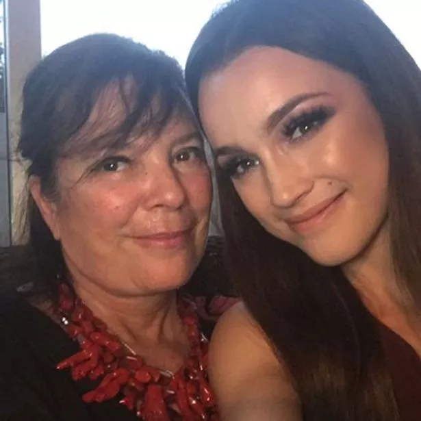 douxnews-lifestyle-Everything-to-know-about-Kris-Jenners-younger-sister-Karen-Houghton-–-from-their-fallout-to-her-facelift-OK-Magazine.webp 