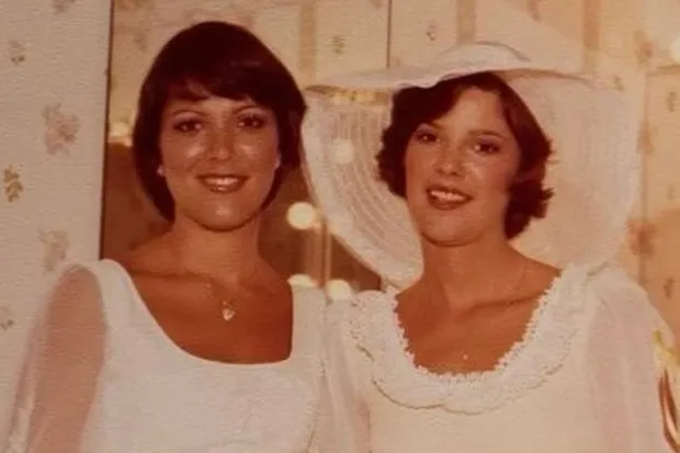 Remembering Karen Houghton: Kris Jenner&rsquo;s Sister - DouxNews