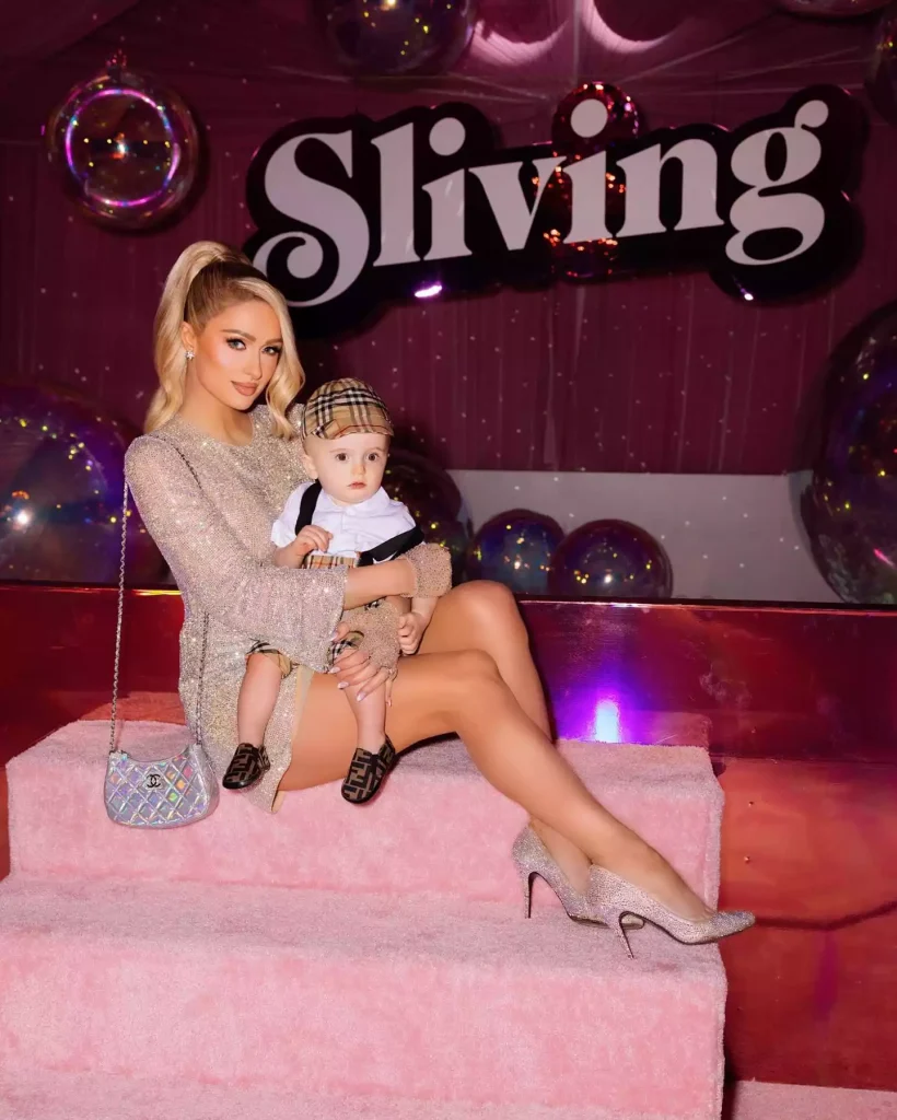 douxnews-lifestyle-Paris-Hilton-and-son-Phoenix.webp 