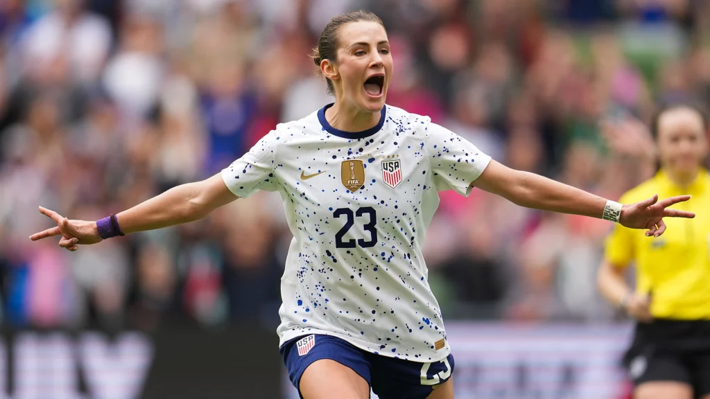 douxnews-lifestyle-USWNT-star-Emily-Fox-in-advanced-talks-to-join-Arsenal-from-NWSL-side-North-Carolina-Courage-in-January-Goal.com-Nigeria-1-scaled.webp 