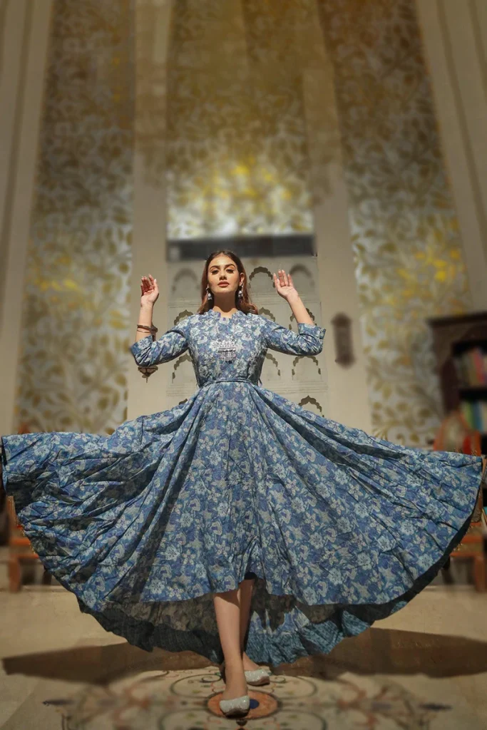 douxnews-lifestyle-Cotton-Dusty-Blue-Floral-Print-High-Low-Style-Gown.webp 