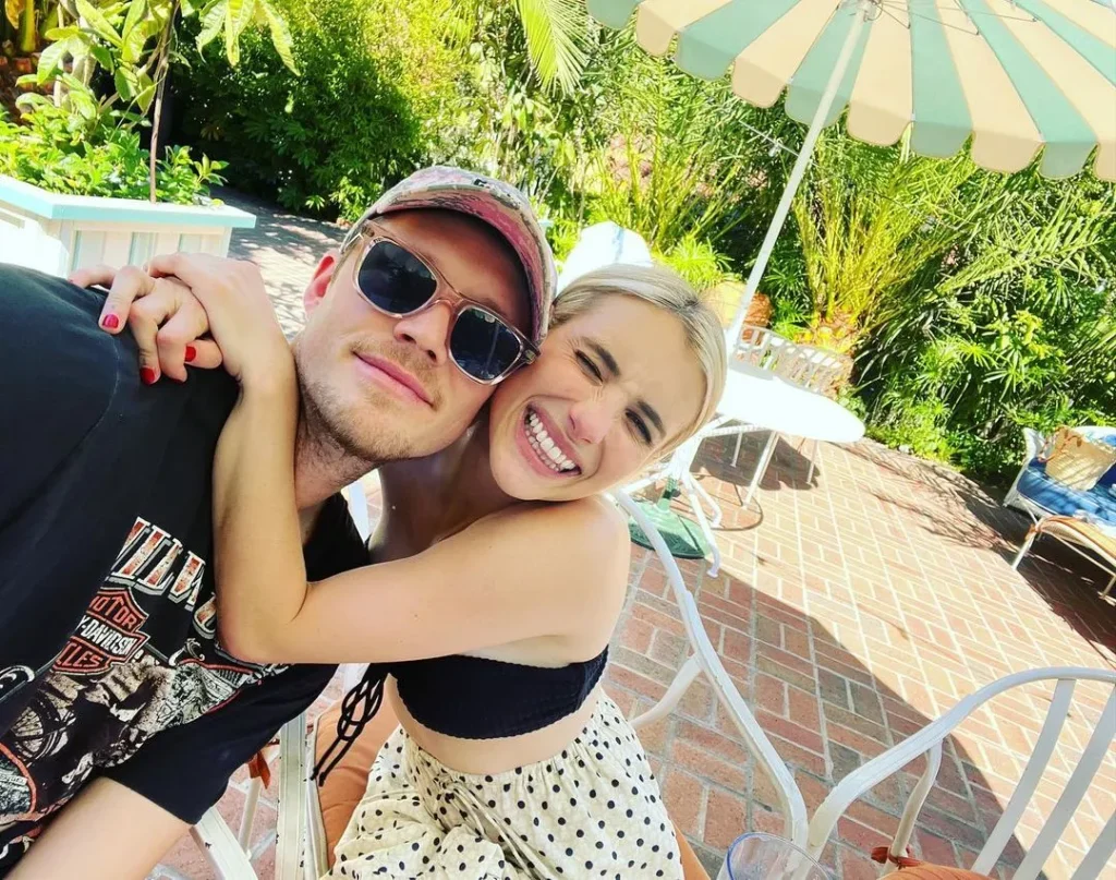 douxnews-lifestyle-Emma-Roberts-engaged-to-boyfriend-Cody-John-after-2-years.webp
